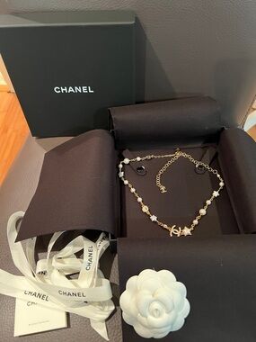 Authentic Chanel Bijoux Fantaisie necklace costume pearl star crystal